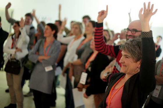 Teilnehmer bei der Sessionplanung auf dem openTransfer CAMP Demografie